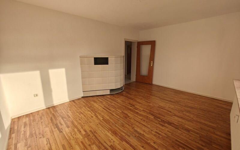 Wohnzimmer m. Kachelofen