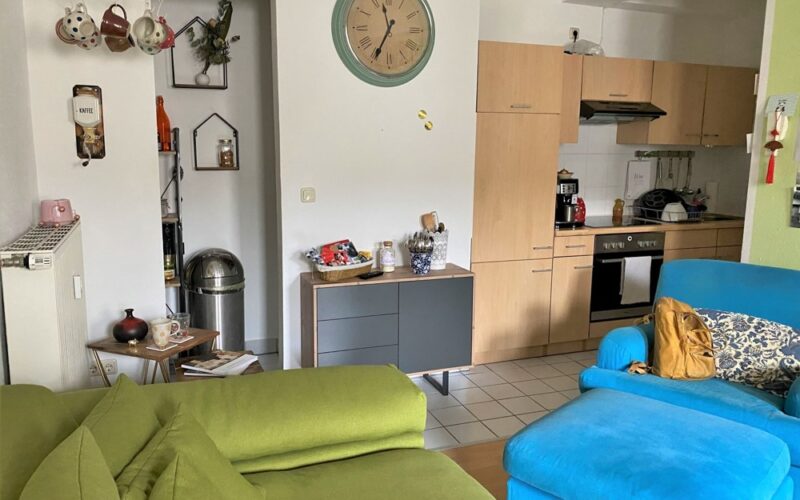Küche & kleine Abstellkammer